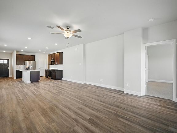 3rd image of 606 Ezra Ln