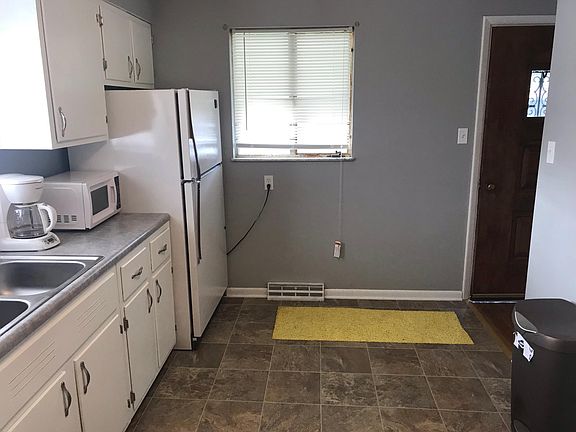 3rd image of 815 James St