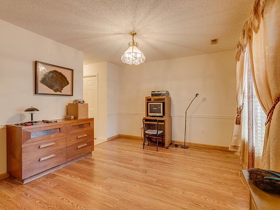 4th image of 817 Fain Ave #8