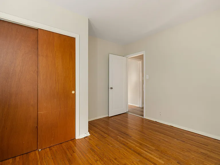 261 College St — Photo 26