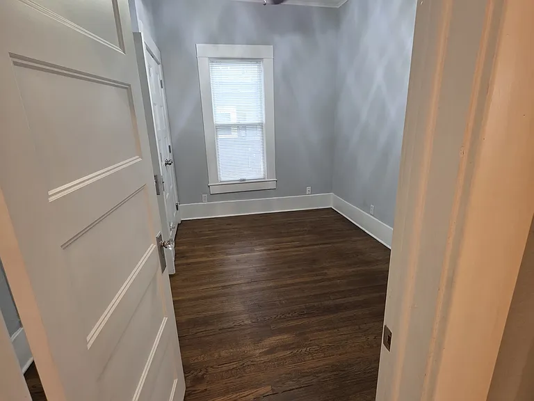 1401 S Elwood Ave — Photo 10