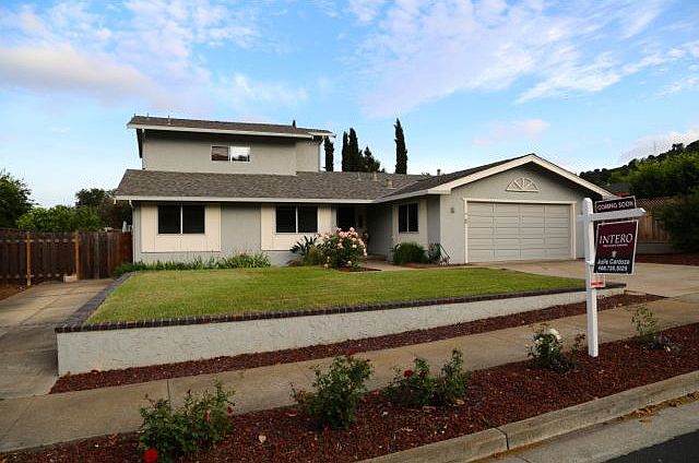 1st image of 420 Marcia Dr