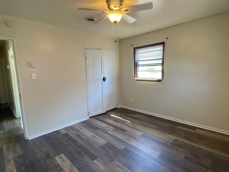 1636 King William Rd — Photo 4