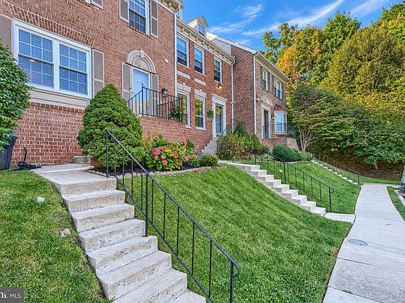 2nd image of 35 Roger Valley Ct