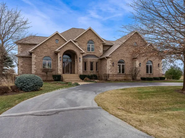 2141 Merrick Dr, Caledonia, IL 61011