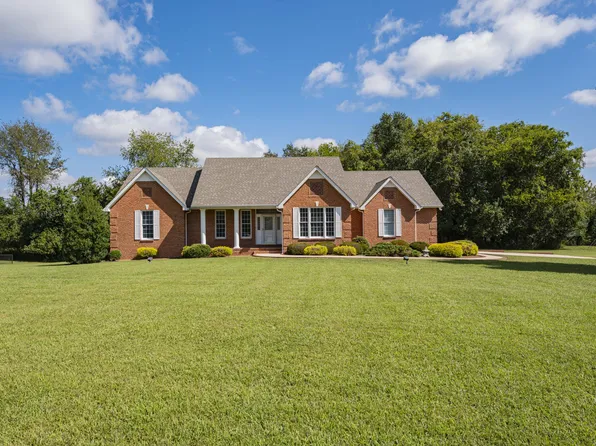 131 Maple Dr, Woodbury, TN 37190