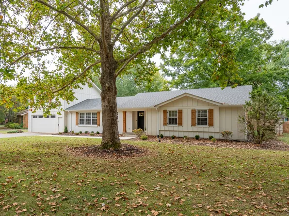 1803 Royal Dr, Murfreesboro, TN 37129