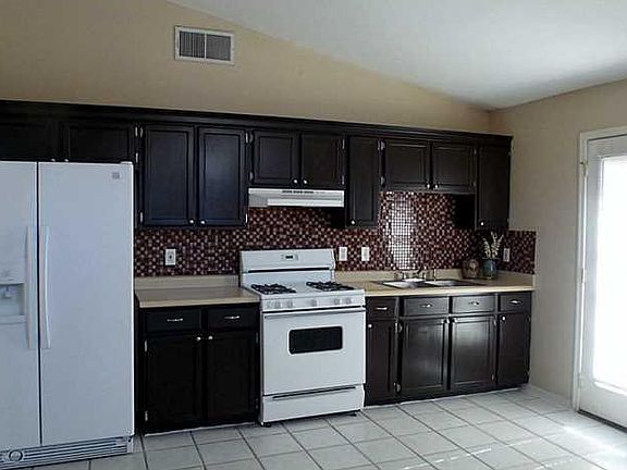 4th image of 4692 Robert Acosta Dr