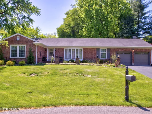 213 Dunbar Pl, Douglass Hills, KY 40243