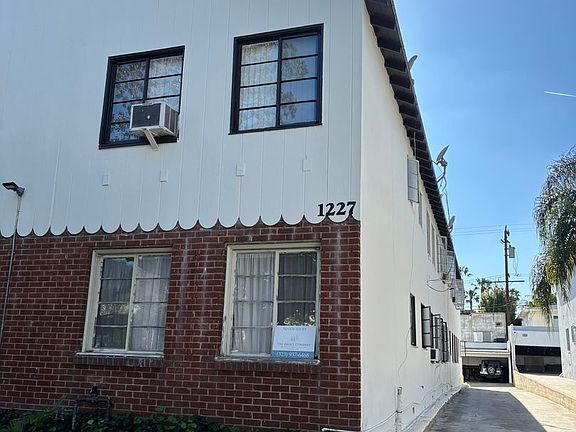 2nd image of 1227 N Crescent Heights Blvd #202
