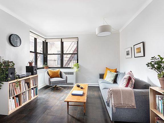 2nd image of 40 Prospect Park W APT 5D