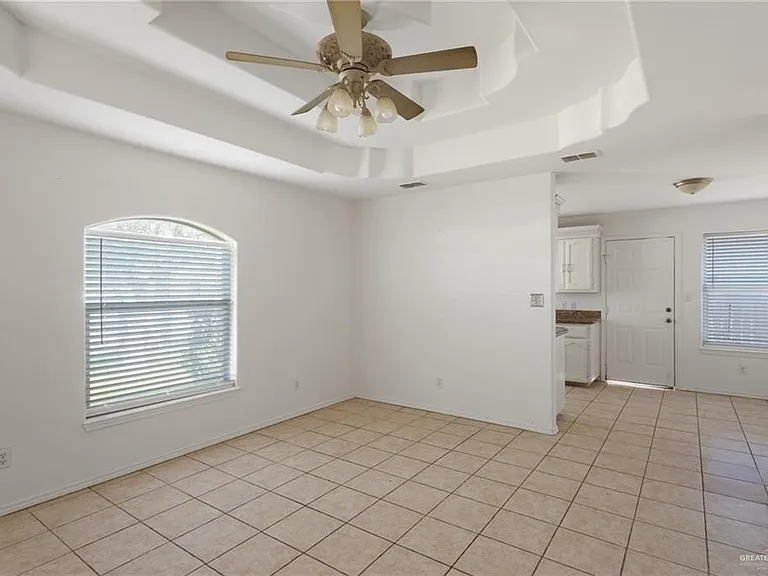 705 W Bronze Dr #1 — Photo 3