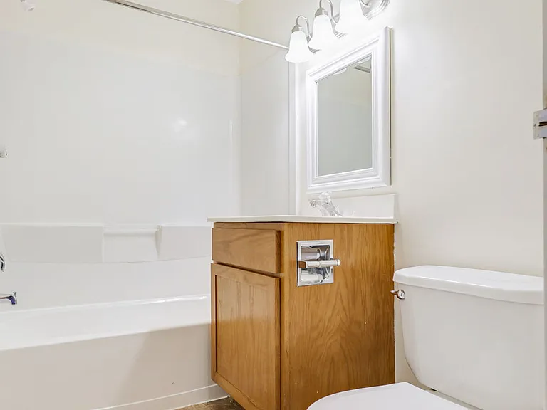 Aquila Court — Photo 47