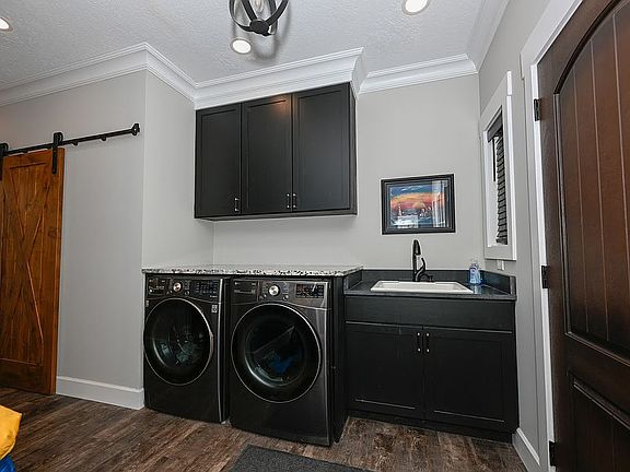2nd image of 4002 Argyle Ln