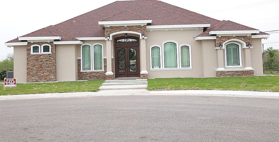 1st image of 1621 E Agualeguas St