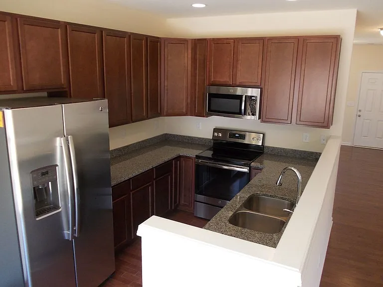 4602 Quinton Ln — Photo 9
