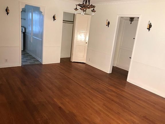 4th image of 316 S Cloverdale Ave APT 9