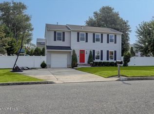 1639 Melville St, Oakhurst, NJ