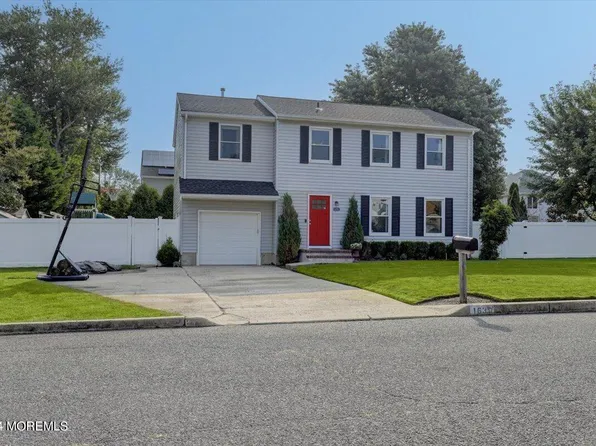 1639 Melville Street, Oakhurst, NJ 07755