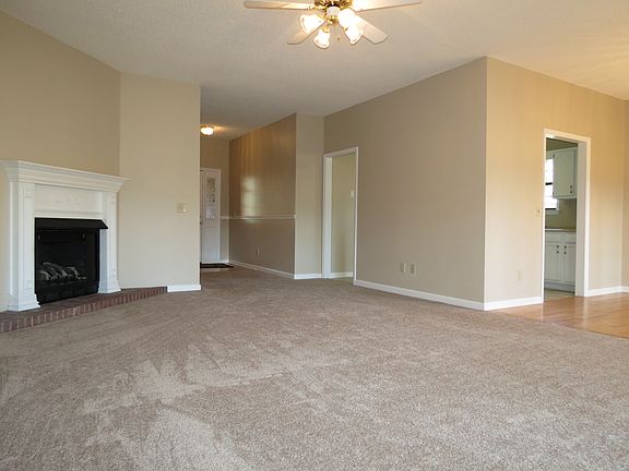 3rd image of 708 Wynsom Dr SE