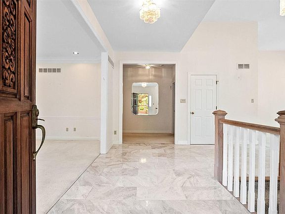 3rd image of 2217 Croydon Walk