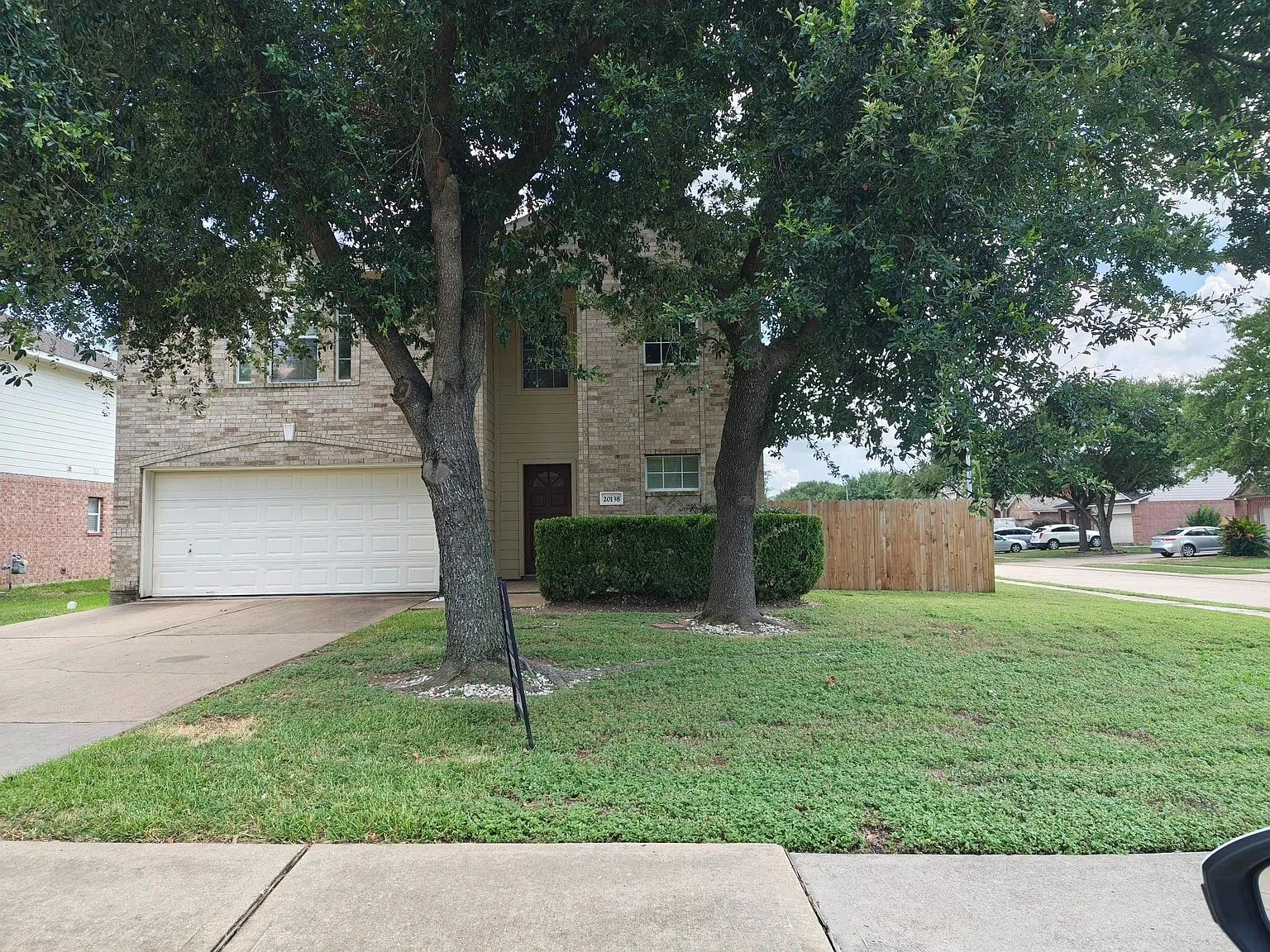 3 bed, 2.5 bath, 2060 sqft, $1,899 — Photo 3