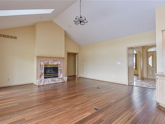 3rd image of 2229 Foxden Dr