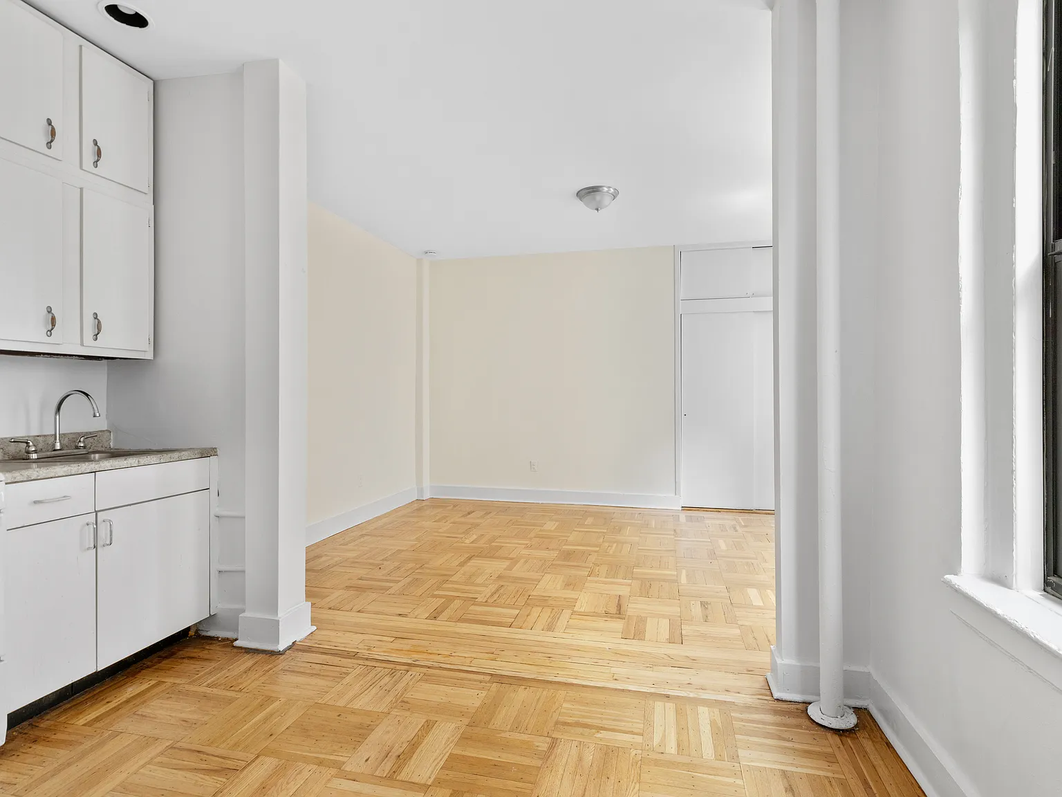 245 West 75th Street — Photo 4