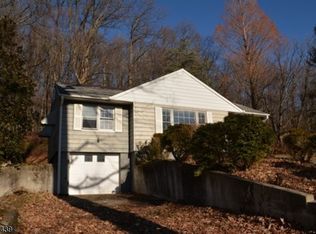 171 Mountainside Rd, Mendham, NJ 07945