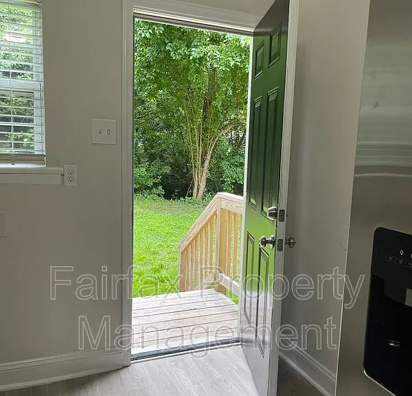 1120 Elmo St #B — Photo 10