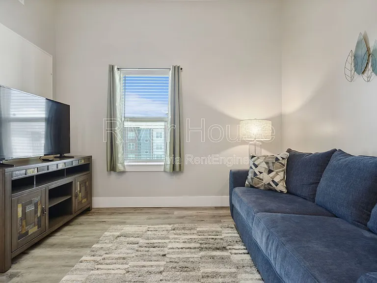 102 River House Pl #2N — Photo 5