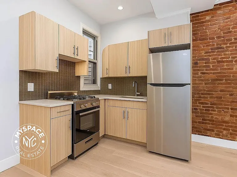 209 Malcolm X Blvd #B2 — Photo 2