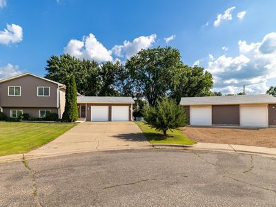 401 E Beaver St, Belle Plaine, MN, 56011