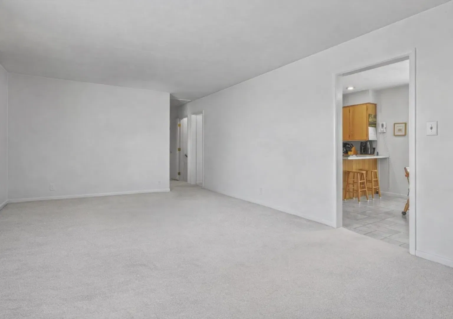 Beautiful 3 bedroom house on Bloomington's Eastside- Available August 2027! — Photo 4