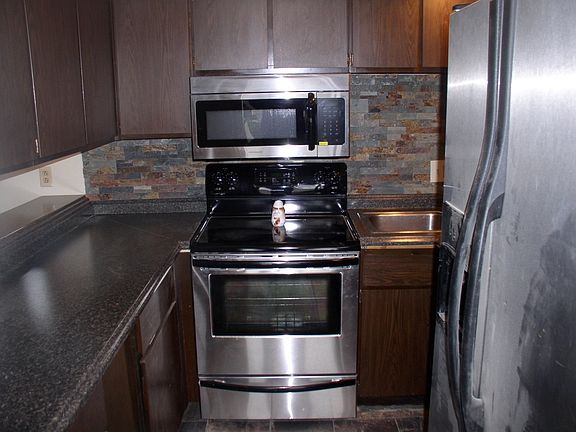 5th image of 115 Beechnut St APT C4