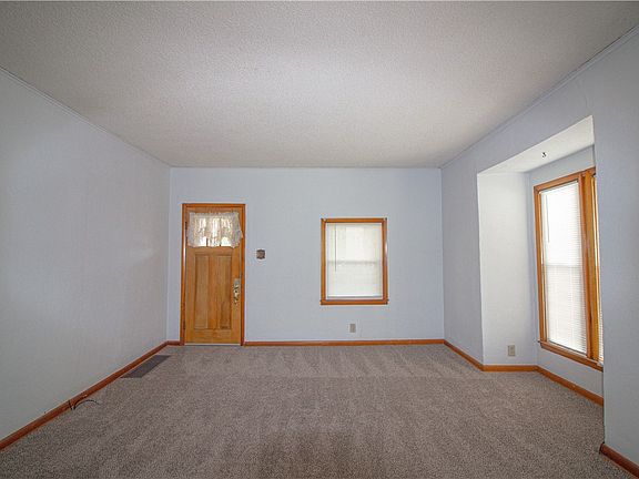 5th image of 3108 Dewitt Ave