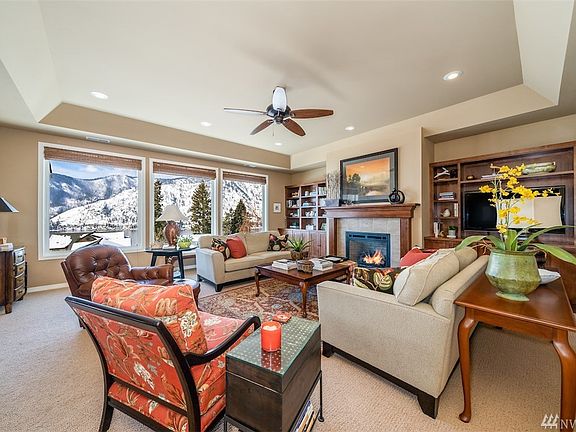 5th image of 2986 Lakeshore Dr
