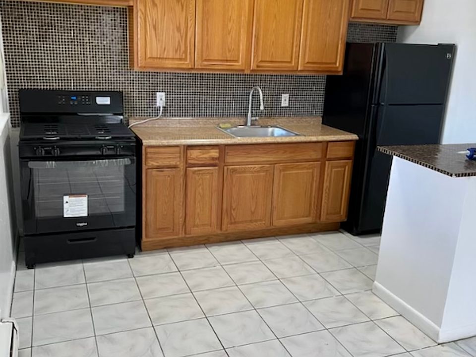 1st image of 96 Empire St #1
