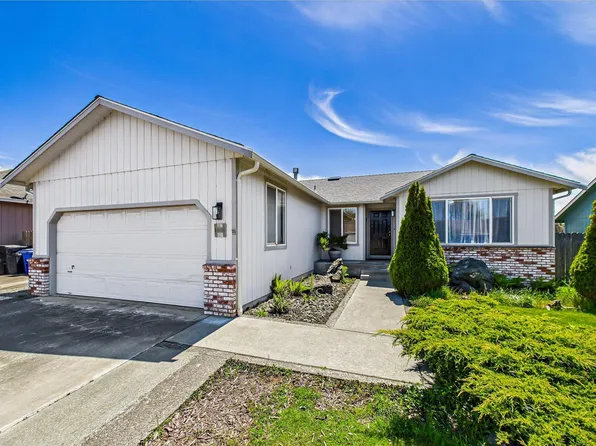 1422 Chickadee Ct, McKinleyville, CA 95519