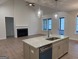 5th image of 390 Maple View Dr