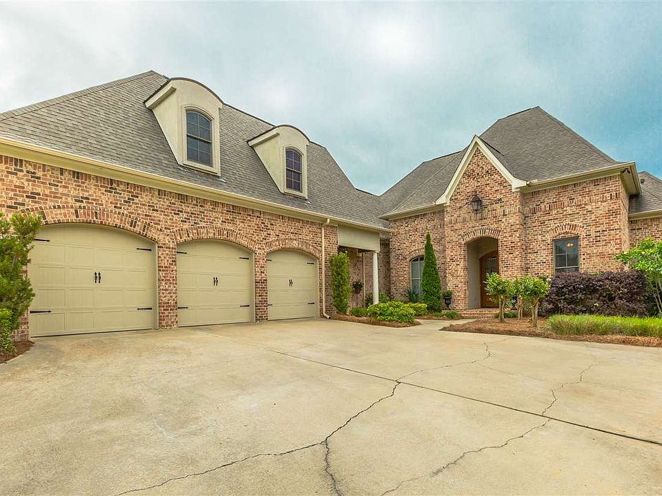1st image of 107 Bienville Dr