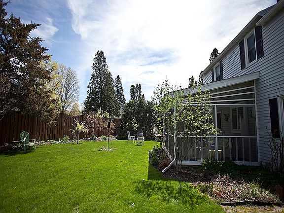 3rd image of 111 Valerie Dr