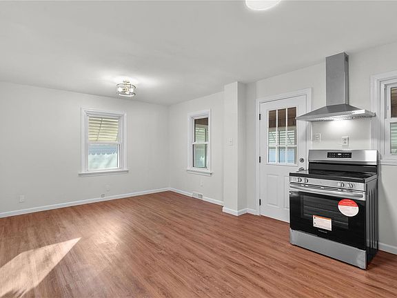 4th image of 3619 Boswell Ave