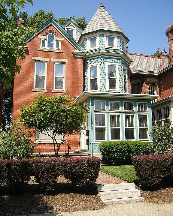 1st image of 1367 1/2 Highland St