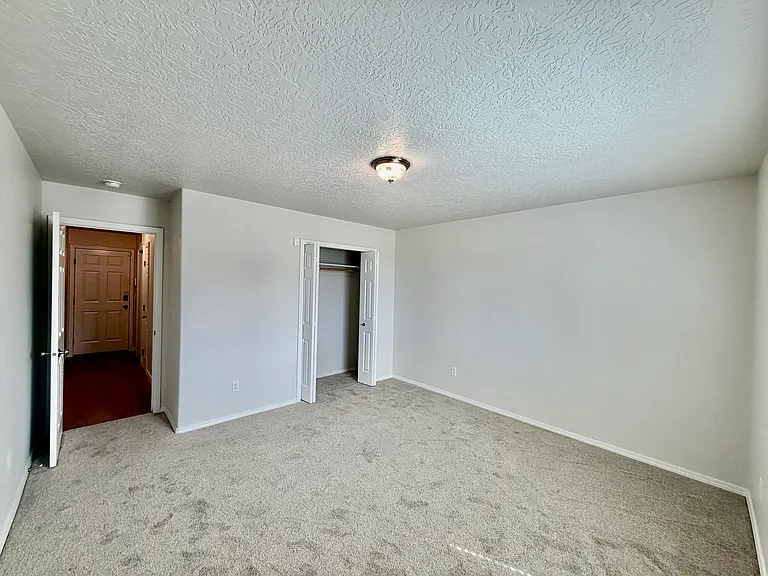 17203 N Midsummers Ln — Photo 16