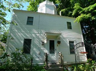1 Rock St, Newmarket, NH 03857