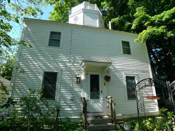1 Rock St, Newmarket, NH 03857