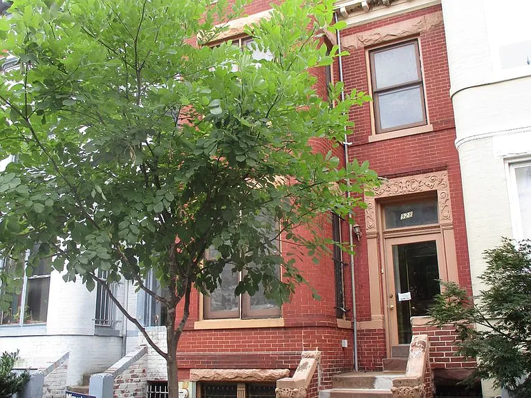 928 Westminster St NW — Photo 1