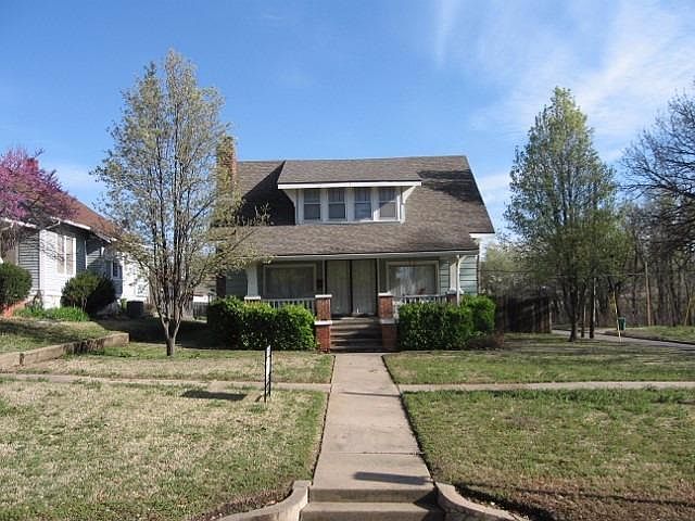 1st image of 433 NE 8th St