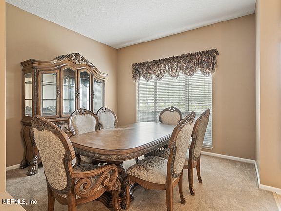 5th image of 809 MILL POND Court